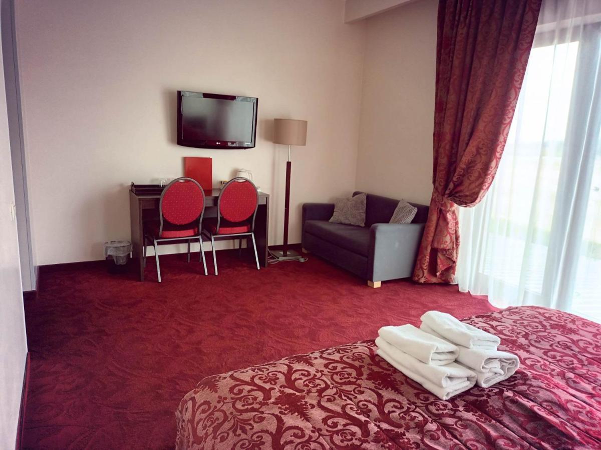 Rezidencija Grizulo Ratai Pension Sasnava Buitenkant foto