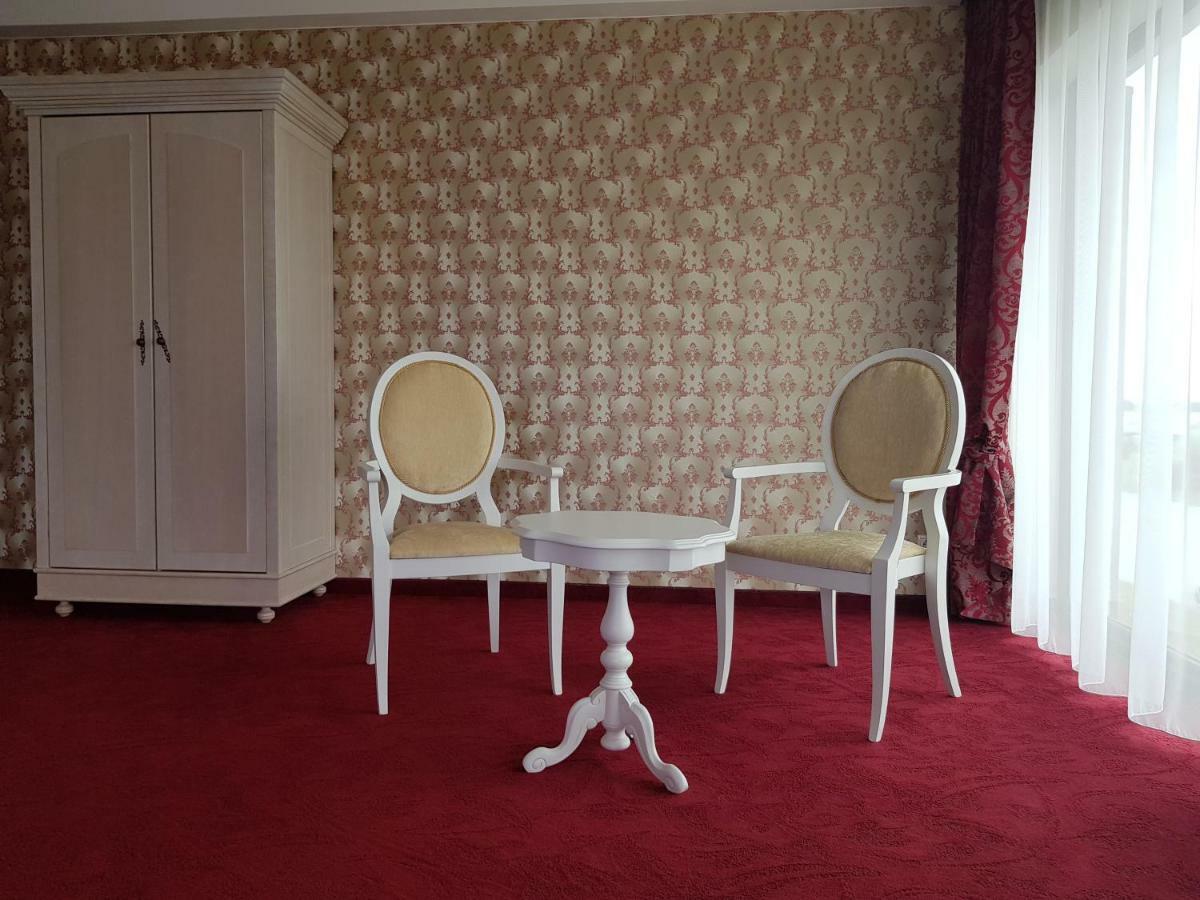 Rezidencija Grizulo Ratai Pension Sasnava Buitenkant foto