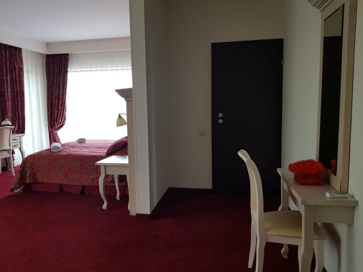 Rezidencija Grizulo Ratai Pension Sasnava Buitenkant foto
