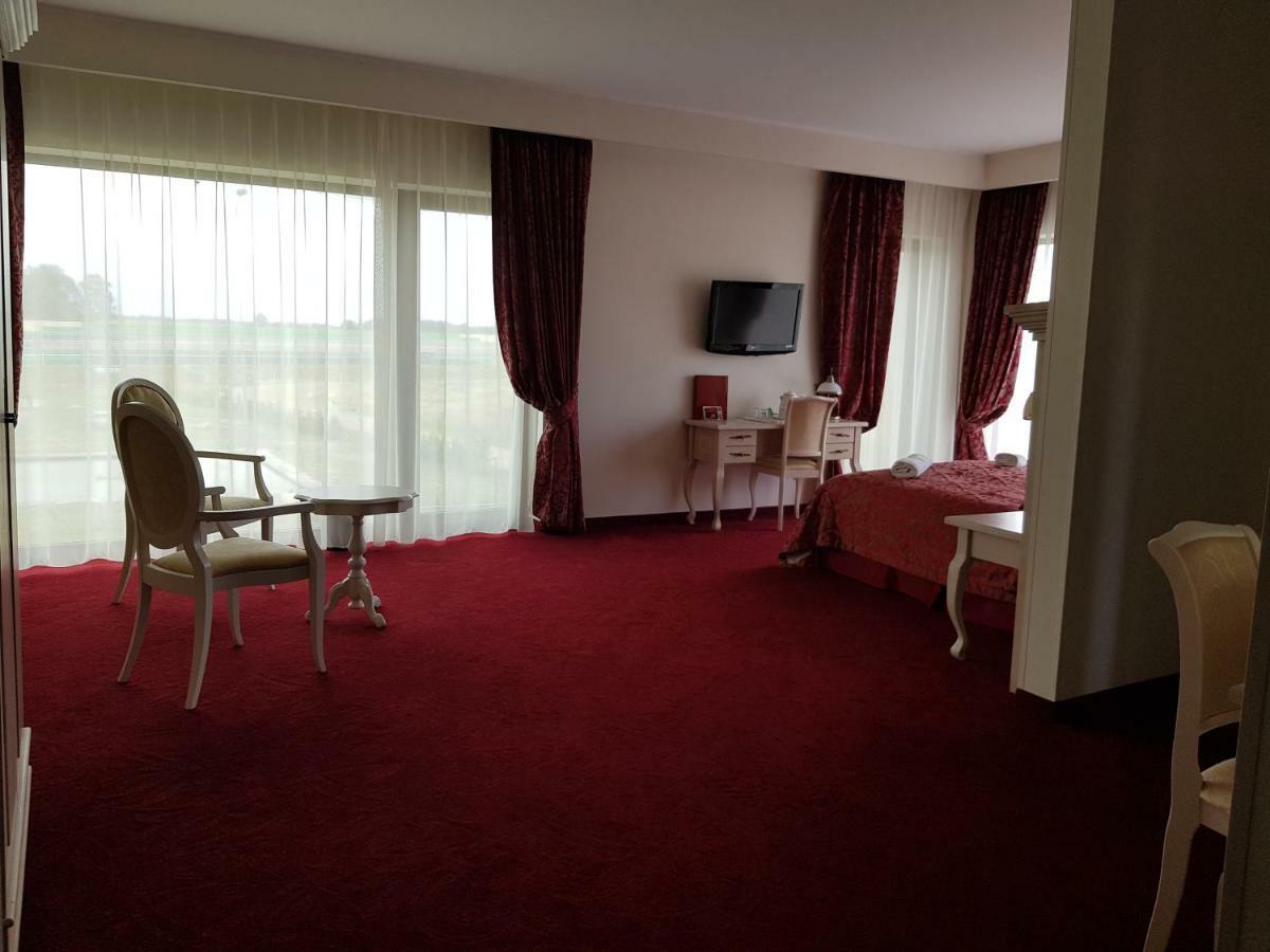 Rezidencija Grizulo Ratai Pension Sasnava Buitenkant foto