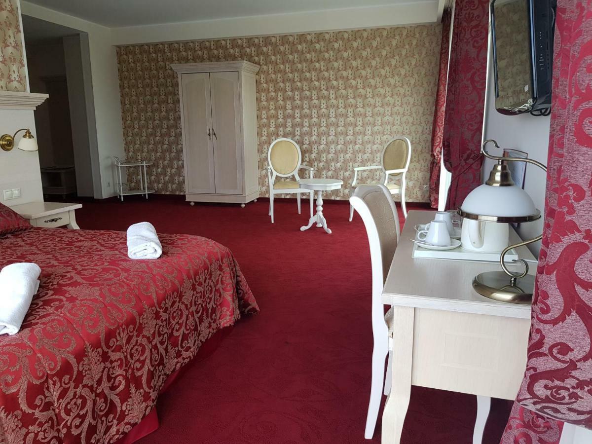 Rezidencija Grizulo Ratai Pension Sasnava Buitenkant foto