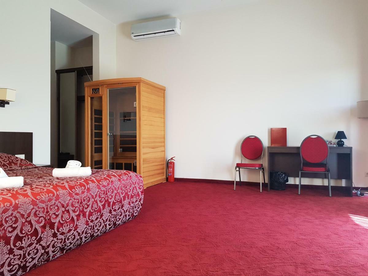 Rezidencija Grizulo Ratai Pension Sasnava Buitenkant foto