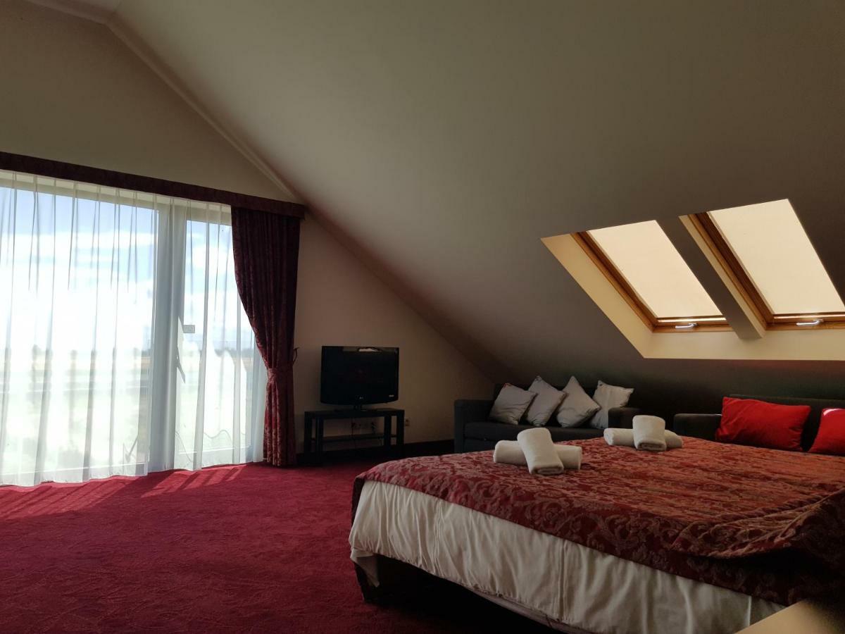 Rezidencija Grizulo Ratai Pension Sasnava Buitenkant foto
