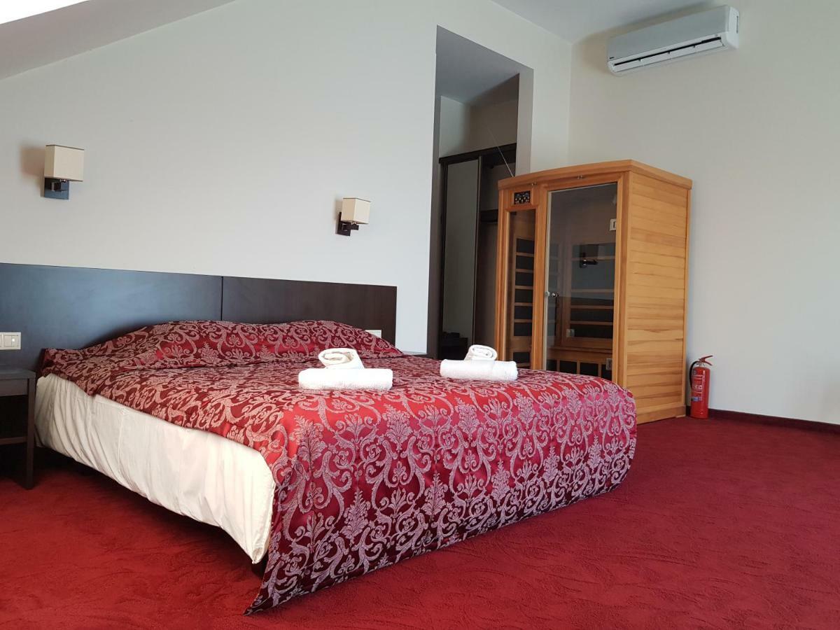 Rezidencija Grizulo Ratai Pension Sasnava Buitenkant foto