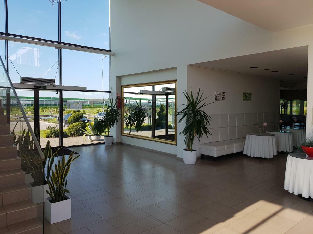 Rezidencija Grizulo Ratai Pension Sasnava Buitenkant foto