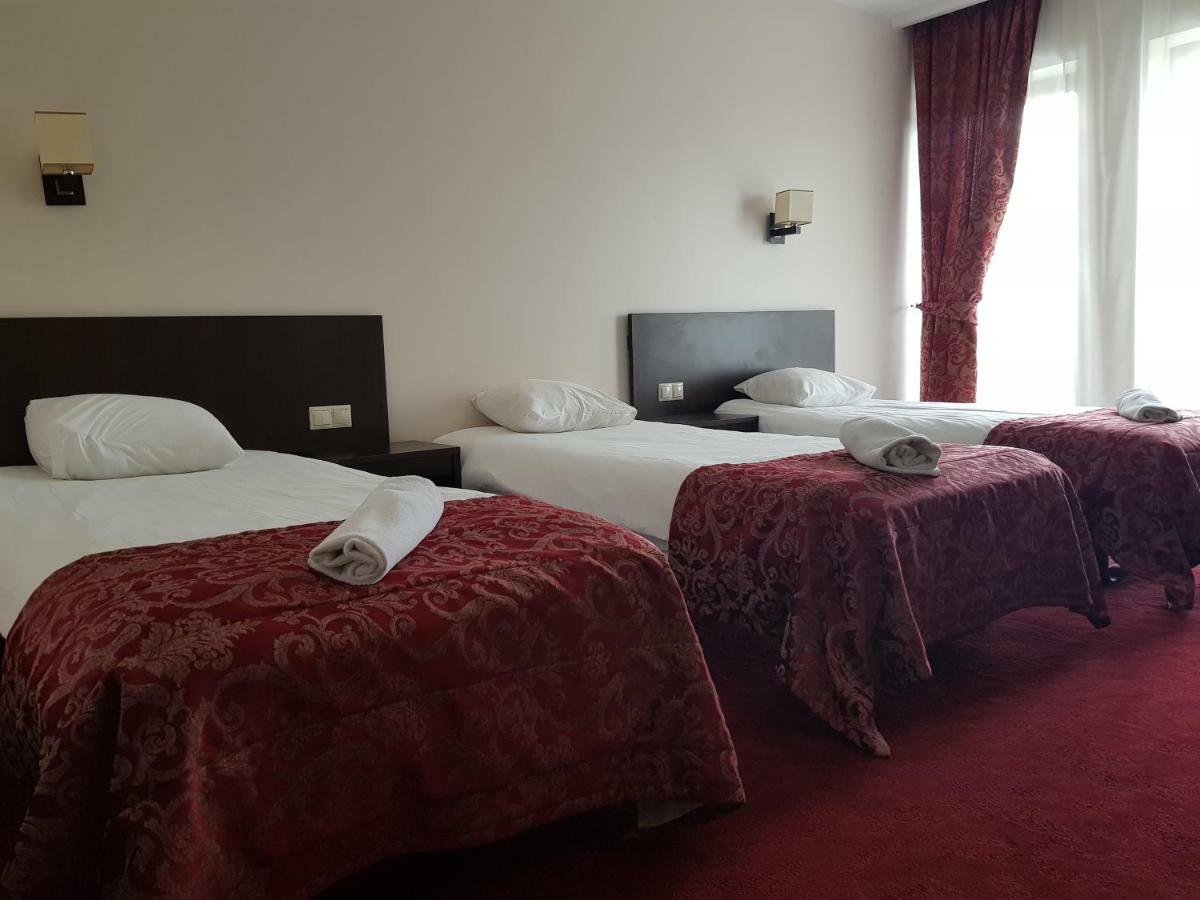 Rezidencija Grizulo Ratai Pension Sasnava Buitenkant foto